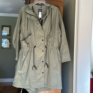 NWT GAP water repellant rain jacket  Sz XS, Machine wash & dry FITS LIKE A LARGE